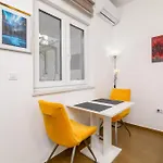 Family-friendly With Swimming Pool - 23595 Apartment