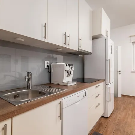 Family-friendly With Swimming Pool - 23595 Apartamento