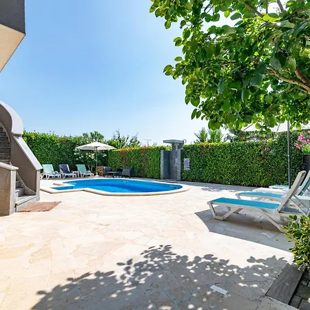 Family-friendly With Swimming Pool - 23595 * Πούλα