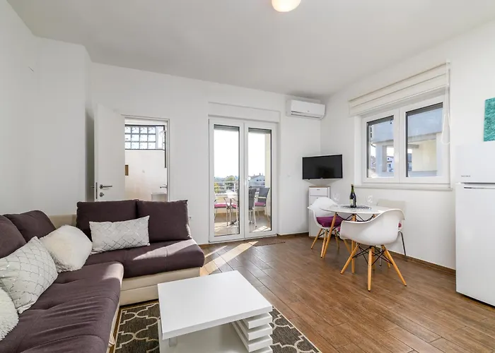 Διαμέρισμα Family-friendly With Swimming Pool - 23595 *