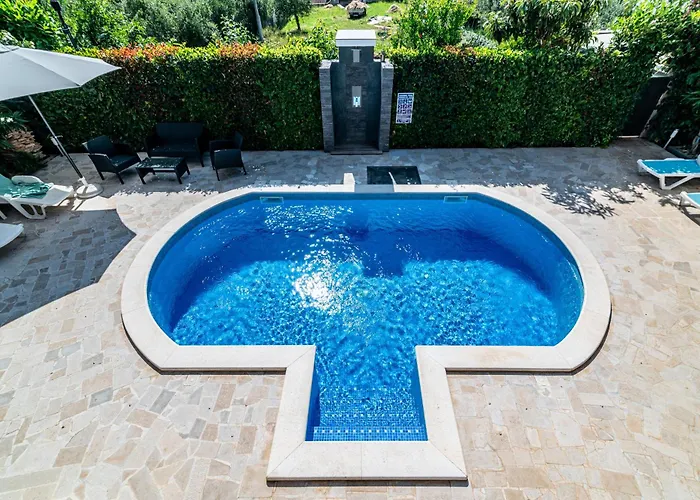 Διαμέρισμα Family-friendly With Swimming Pool - 23595 Πούλα