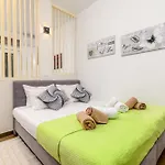 Apartamento Family-friendly With Swimming Pool - 23595 Pula