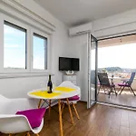 Apartamento Family-friendly With Swimming Pool - 23595