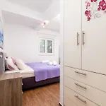 Family-friendly With Swimming Pool - 23595