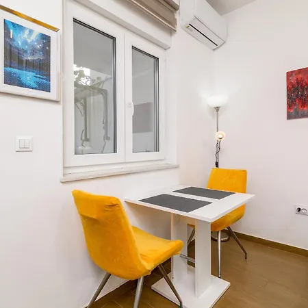 Family-friendly With Swimming Pool - 23595 Apartment