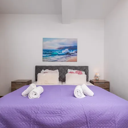 Family-friendly With Swimming Pool - 23595 *