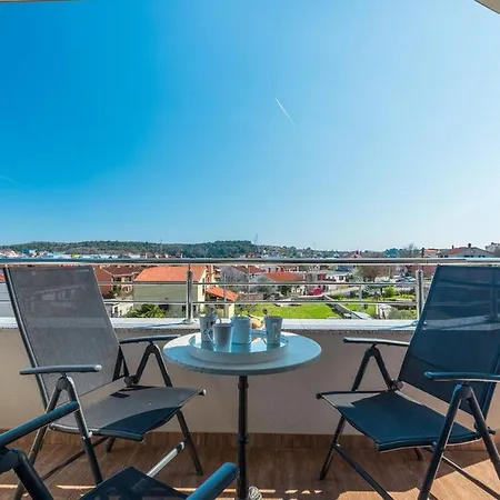 Family-friendly With Swimming Pool - 23595 Apartment *