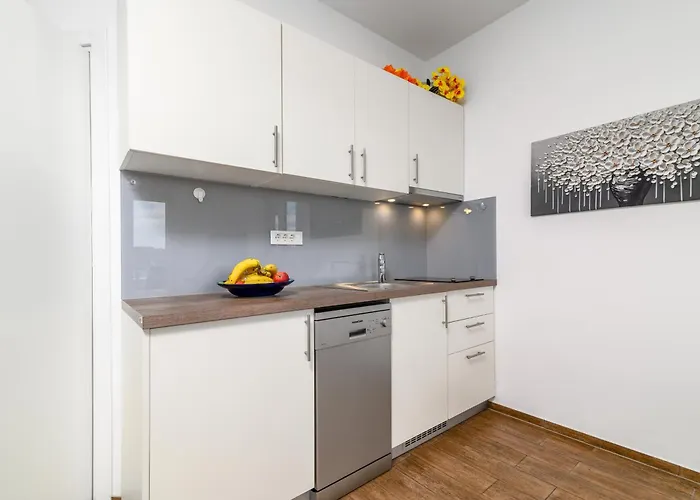 Family-friendly With Swimming Pool - 23595