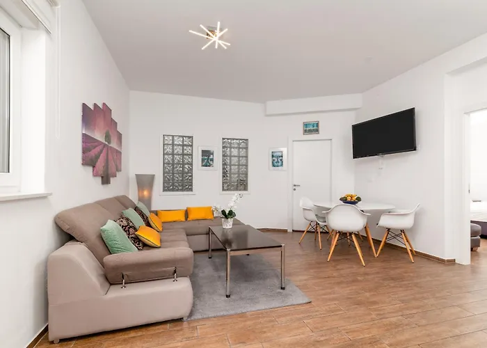 Apartment Family-friendly With Swimming Pool - 23595 *