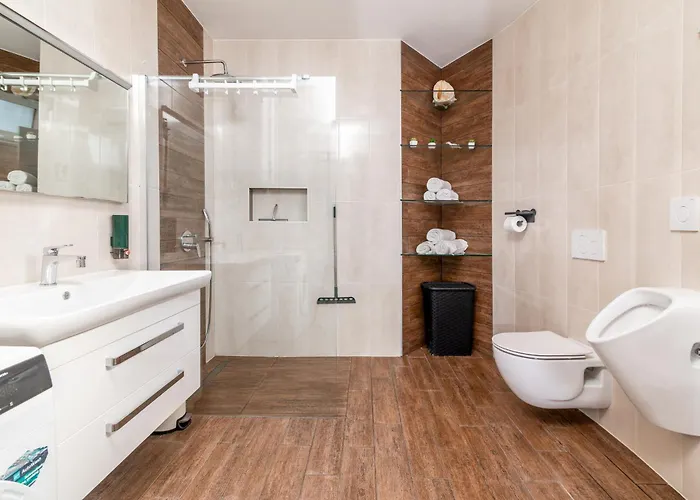 Apartment Family-friendly With Swimming Pool - 23595